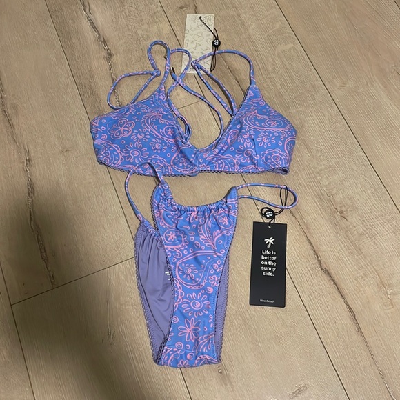 Blackbough Swim NATALIE TOP & NATALIE BOTTOMS
COLOR: Lazy Paisley - Picture 3 of 7